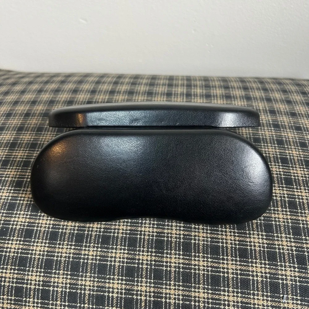 Ray-Ban Hard‎ Sunglasses Case Unisex OS Black Embossed Logo Clamshell Protective